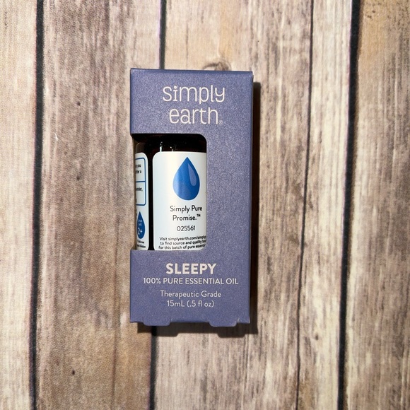 Simply Earth Sleepy Essential Oil - Picture 5 of 5